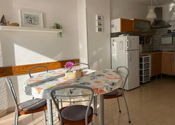 With A Sea View * Pola