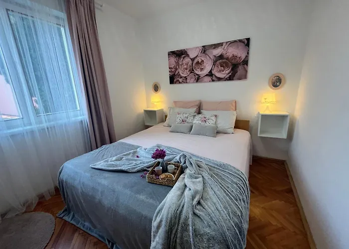 With A Sea View * Pola