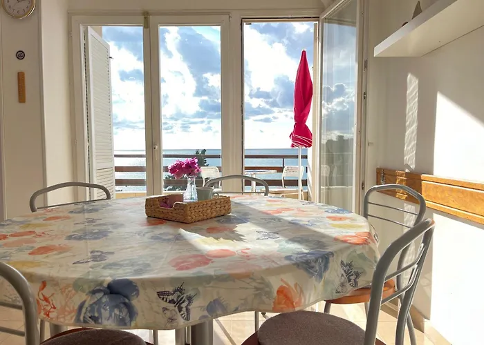 With A Sea View Appartamento *