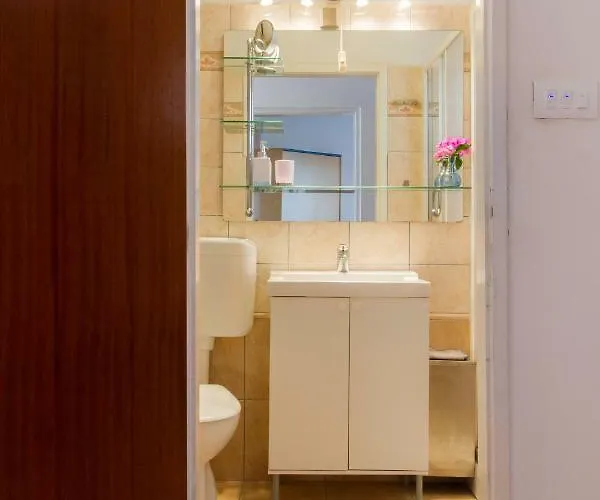 With A Sea View * Pola