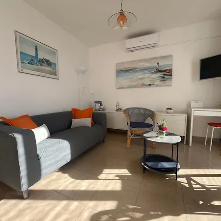 Apartman With A Sea View *